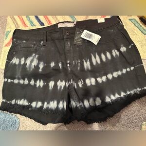 BNWT size 14 torrid black tie dye denim shorts